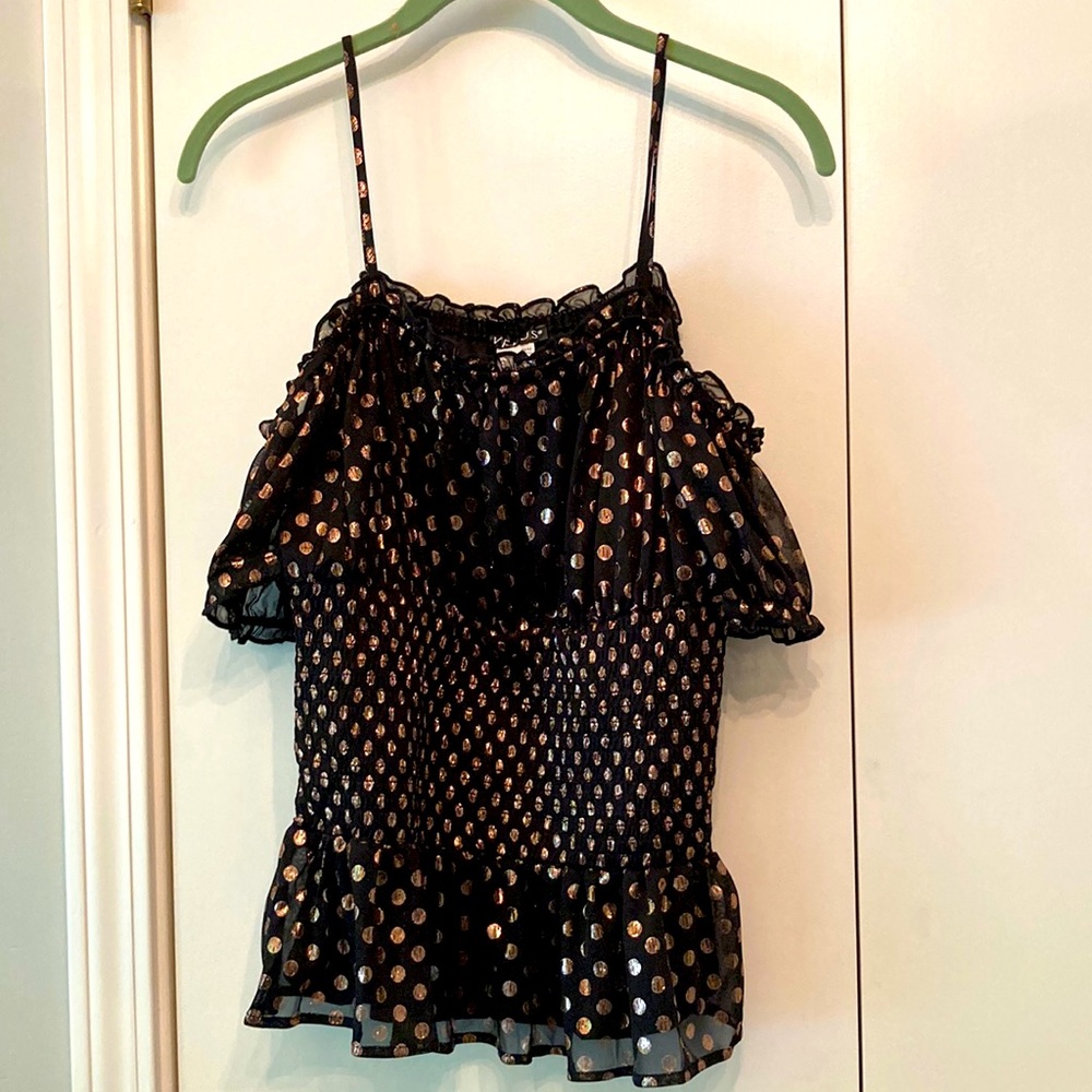 NWOT Venus, size medium, top